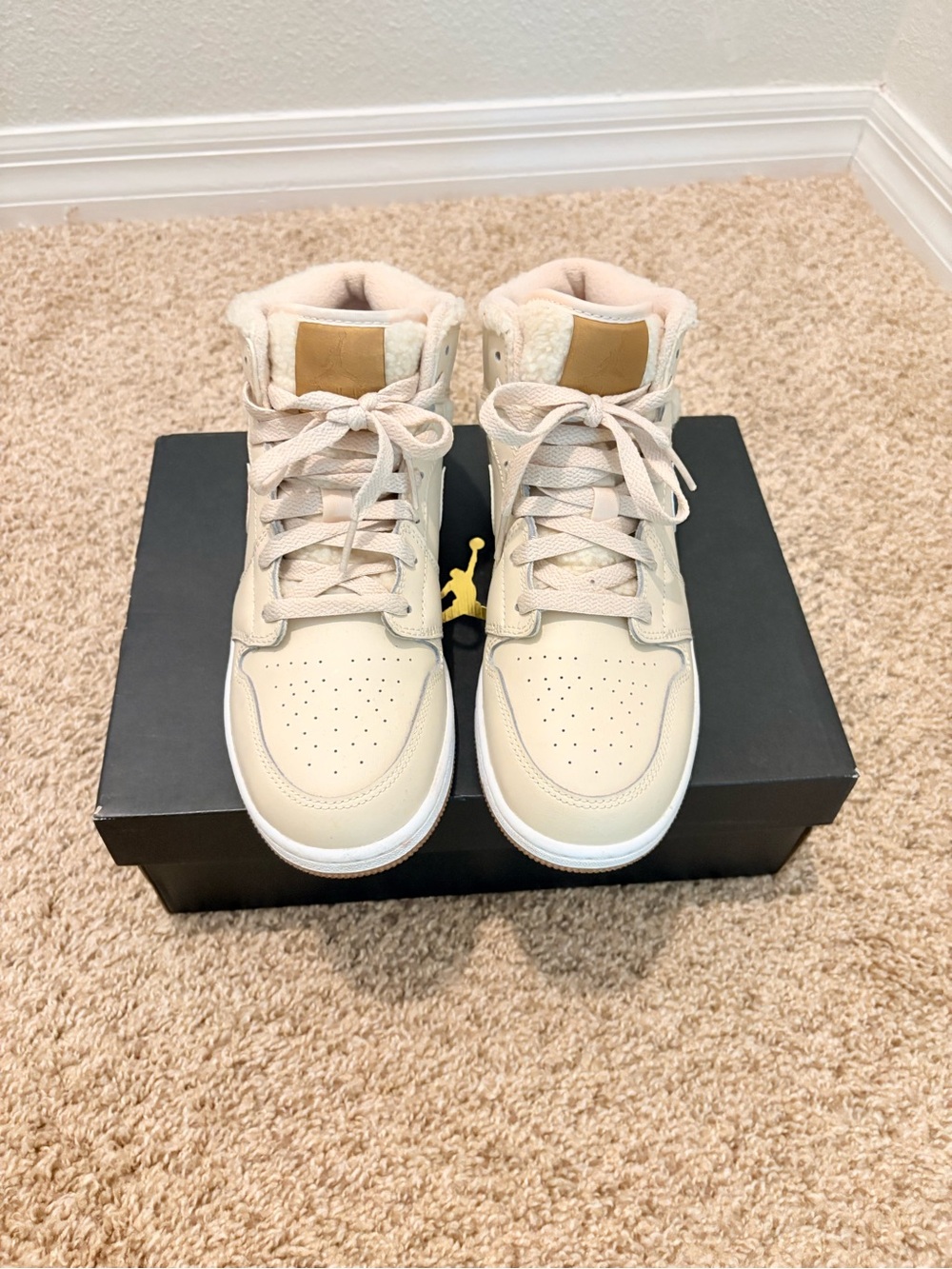 Air Jordan 1 Mid UTL GS Utility Fleece Size 6.5Y / Women’s 8 OG BOX